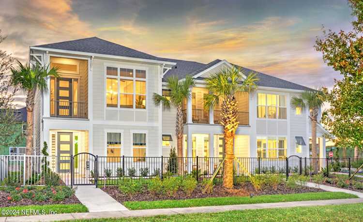 Townhome exterior view
